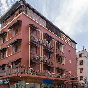 Oyo 210 Hotel Five 2